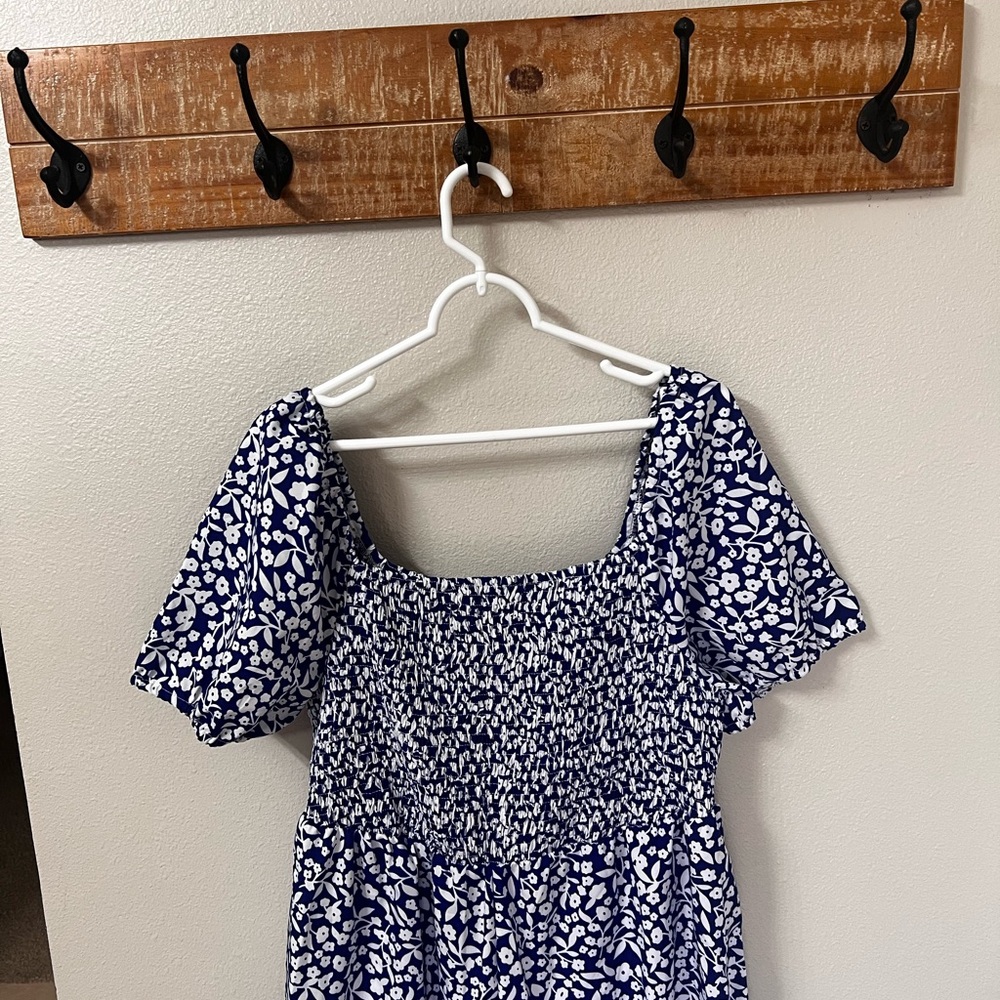 Chic Navy Floral Jumpsuit with Fitted Stretch Bodice
